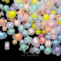 ลูกปัดอะคริลิค 6-20มม. คละลายสอดไส้ คละสีขุ่นใส (10 กรัม) SKU-15616