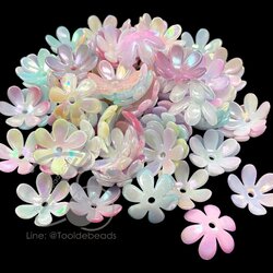 ลูกปัดอะคริลิค 20มม. ตัวครอบดอกไม้ ลายดอกไม้ เคลือบมุกรุ้งหลากสี คละสี (500 กรัม) SKU-18443