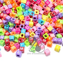 ลูกเต๋าอะคริลิค 6*6มม. พื้นคละสี อักษรขาว สีสด (80 กรัม) SKU-12806