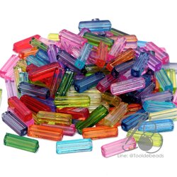 ลูกปัดอะคริลิค 4*19มม. ลายแท่งเหลี่ยมยาว คละสีใส (500 กรัม) SKU-11976