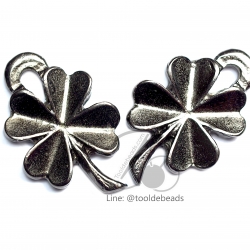 จี้เหล็ก 311 13*19มม. ลายใบโคลเวอร์ สีรมดำ (1 ชิ้น) SKU-00780