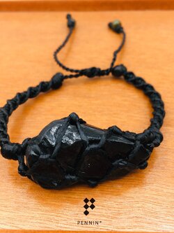 สร้อยข้อมือนิลดิบเชือกถักขนาดเล็กคละสี ปลายแต่งลูกปัดหยกแท้ สายสร้อยข้อมือปรับรูดยืดได้สูงสุด 22 cm : สีดำ