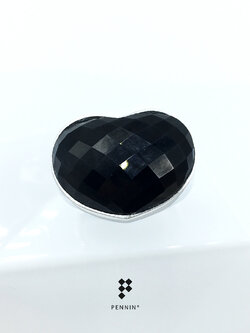 แหวนหัวใจนิลแท้ เจียเหลี่ยมตาข่าย เสริมดวงความรักให้ราบรื่นสมหวัง