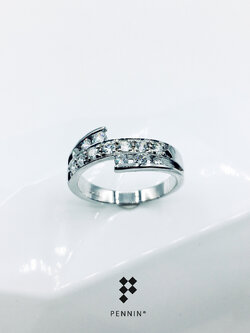 แหวนเพชรสวิส CZ สามชั้น Spiral Diamond Ring เพชรเกรด Top 6A สวยดุจเพชรแท้ ดีไซน์เก๋ ใส่สวยทุกโอกาส