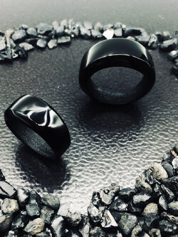 [SALE20%]แหวนนิลล้วน Dome Black Ring เจียระไนจากนิลแท้ทั้งก้อน หน้ายกหนา เสริมโชคลาภ คุ้มภัย สวยเท่ มีสไตล์