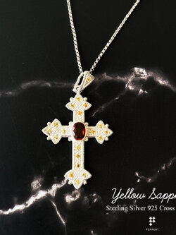 กางเขนพลอยบุษราคัม 7x5mm ปลาย3แฉก แซมบุษราคัม 1.5mm 19 เม็ด ขนาด 2.8x4cm