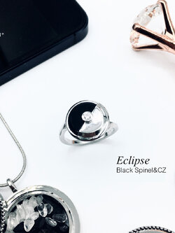 [SALE30%]Eclipse เพชรสวิส CZ ฝังกลางนิลแท้ ดุจจันทรุปราคา แหวนนิลมีสไตล์ ดึงดูดโชคลาภ ปกป้องคุ้มครอง