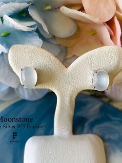 ต่างหูMoonstone 8x6mm 2.65ct ฝังหนามเตย ชุบทองคำขาว