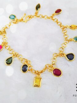 สร้อยข้อมือพลอยทองคำแท้ พลอยแท้จันทบุรี 5 สี ห้อยตุ้งติ้งน่ารัก สดใส น้ำหนักทอง2สลึงกว่า ยาว 17 ซม. สำหรับผู้หญิง