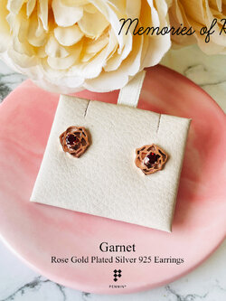 Memories of Rose: ต่างหูดอกกุหลาบ เงินแท้ 925 ชุบโรสโกลด์ ประดับพลอยโกเมน แบบติดหู สวยหวาน