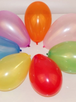 ลูกโป่งยางอย่างดี คละสี / 100 ใบ