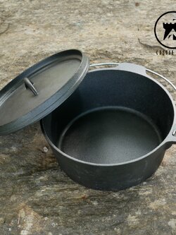 Cast Iron Dutch Oven (24.5x9cm.)
