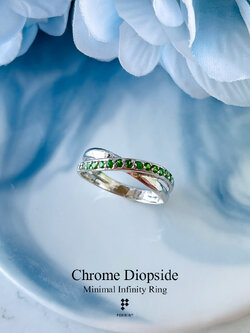 แหวน Minimal Infinity แถบไขว้ กรีนโครม (Chrome Diopside) สดใส น่ารัก