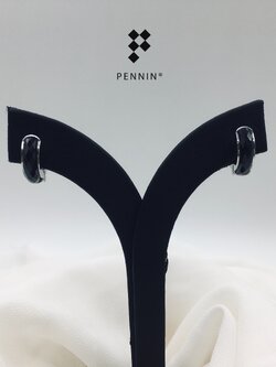 Black Hoop ต่างหูแขก นิลแท้ คลิปล็อกแข็งแรง นิลโค้ง เรียบเท่ สวมใส่ติดกายได้ทุกวัน