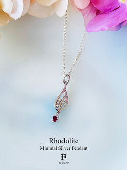 จี้พลอยโรโดไลท์ (Rhodolite) รูปหัวใจ ปีกนางฟ้า แบบหวานน่ารัก มินิมอล พร้อมสร้อยเงิน 16 นิ้ว