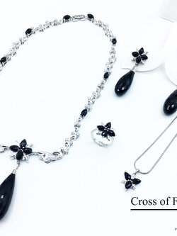 เซ็ตเครื่องประดับ Cross of Faith กางเขนแห่งศรัทธา เงินแท้ 925 ชุบทองขาว นิลแท้ เสริมโชคลาภ อำนาจบารมี ปกป้องคุ้มครอง