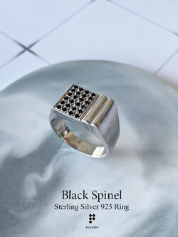 HUGO: แหวนพลอยแท้ผู้ชาย นิล (Black Spinel) เงินแท้ชุบทองคำขาว หน้าสี่เหลี่ยม แนวโมเดิร์น เข้มแข็ง สง่างาม