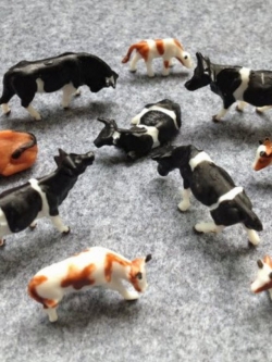 วัว สเกล 1:87 คละแบบ 15 ตัว