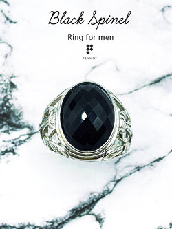 แหวนผู้ชายนิลแท้ หลังเบี้ยเหลี่ยมตาข่าย 18x13mm ตัวเรือนเงินแท้ 92.5% ชุบทองขาว ฉลุลายเครือเถา อ่อนหวานแต่แฝงด้วยพลัง เสริมอำนาจบารมี ปกป้องคุ้มครอง