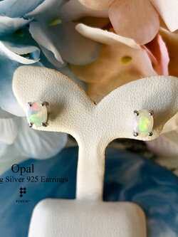 ต่างหูไข่ 7x5mm โอปอล ขาว เจียน้ำ 1ct ฝังหนามเตย ติดหู ใส่ได้ทุกโอกาส