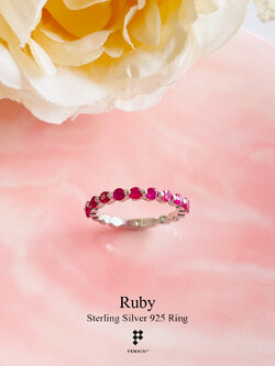 แหวนนิ้วก้อย พลอยทับทิมสยามแบบแถวเกือบรอบวง ใส่สวย เสริมโชคลาภ เพิ่มเสน่ห์ คนรักใคร่