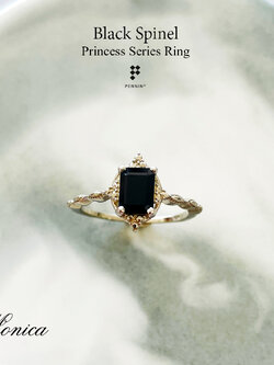 MONICA: แหวนนิลสี่เหลี่ยม (Black Spinel) ดีไซน์แนววินเทจ เจ้าหญิง เงินแท้ชุบทองคำขาว