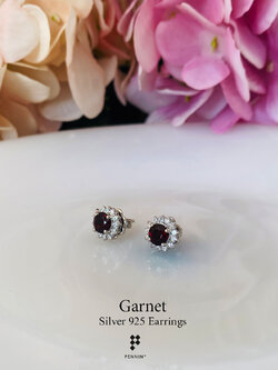 ต่างหูโกเมน ล้อมเพชร แบบสวยคลาสสิค ใส่ติดหู ได้ทุกโอกาส