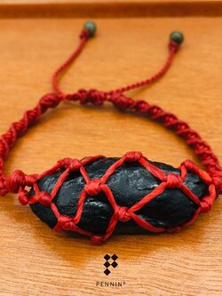 สร้อยข้อมือนิลดิบเชือกถักขนาดเล็กคละสี ปลายแต่งลูกปัดหยกแท้ สายสร้อยข้อมือปรับรูดยืดได้สูงสุด 22 cm : สีแดง