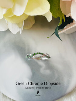 แหวน Minimal Infinity เกลียวไขว้ กรีนโครม (Chrome Diopside) สดใส น่ารัก