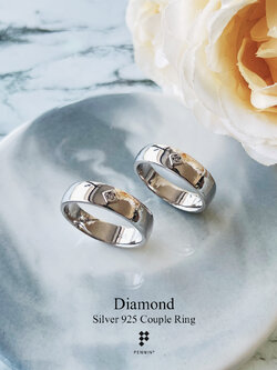 แหวนปลอกมีดเรียบ ฝังกลางเพชรแท้VS1 G color 0.015ct ขอบหุ้มสี่เหลี่ยม เงินชุบทองคำขาว