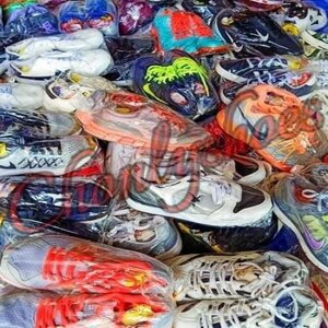 รองเท้าผ้าใบมือสองเกรดเอ 50 บาท