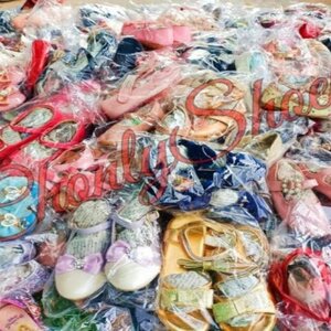 รองเท้าแฟชั่นเด็กมือสอง 45 บาท