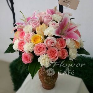 แจกัน + ตะกร้าดอกไม้ (Flower Vases and Basket)