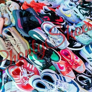 รองเท้าผ้าใบมือสองคัดหัว 290 บาท