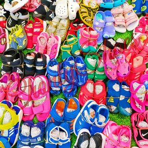 รองเท้าแตะเด็กแบรนด์มือสอง 120 บาท