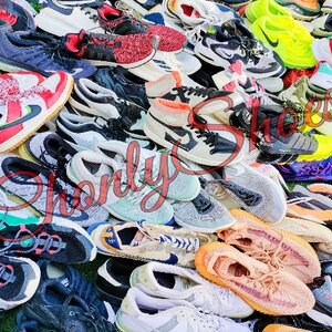 รองเท้าผ้าใบมือสองเกรดพรีเมี่ยม 190 บาท