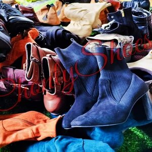 รองเท้าบูทมือสอง 40 บาท