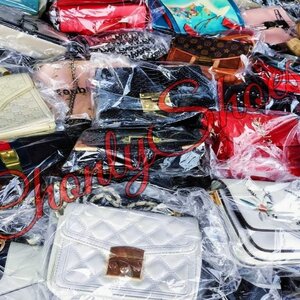 กระเป๋ามือสองใบใหญ่เกรดเอ 70 บาท